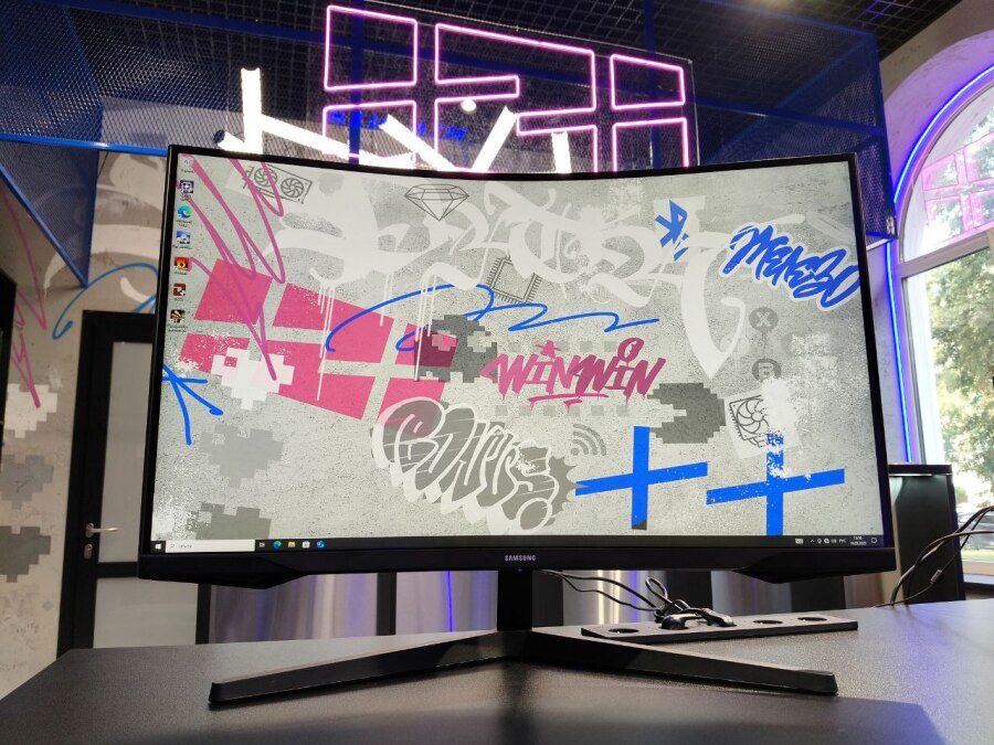 Игровой монитор 32" Samsung Odyssey G5 S32CG550EI